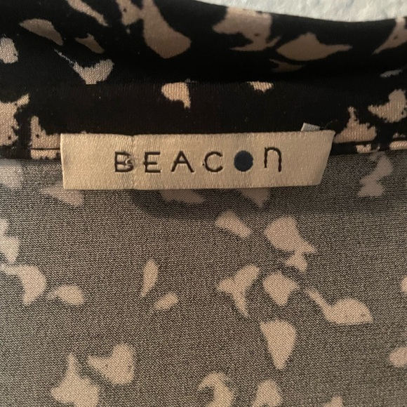 Black and tan XL sleeveless blouse - Picture 3 of 5